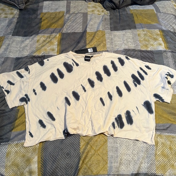 Mono B Cropped T-Shirt, Size Large, New With Tags, Cream/Navy - Picture 1 of 3